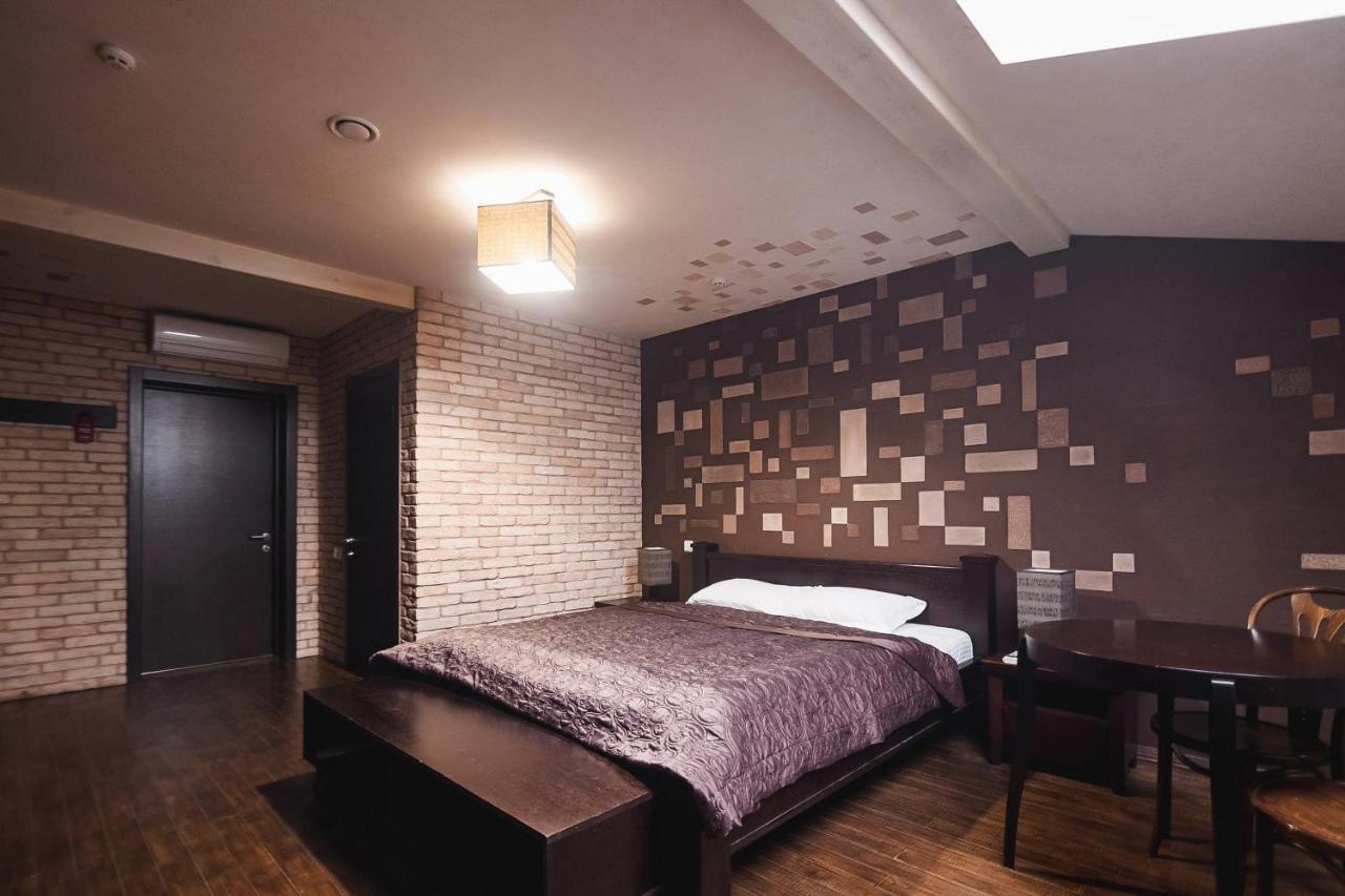 Hotel Pieno Piano Riwne Exterior foto